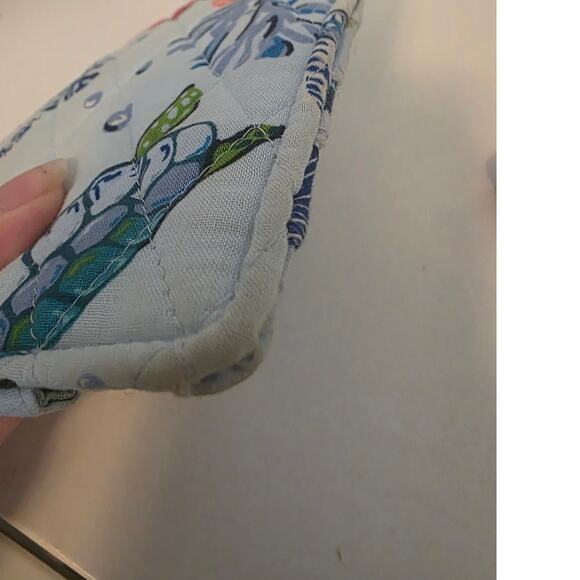 Vera Bradley Quilted Flat Wallet Card Case Turtle Shells Sea Life 7 X 4 - Picture 5 of 5